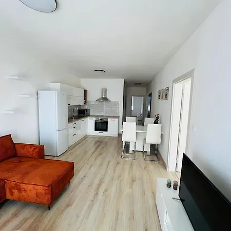 Lägenhet Modern Comfort - Wifi & Free Parking