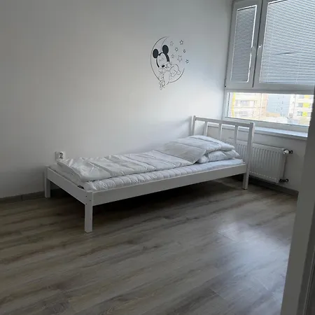 Modern Comfort - Wifi & Free Parking *