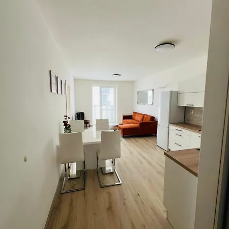 Modern Comfort - Wifi & Free Parking *